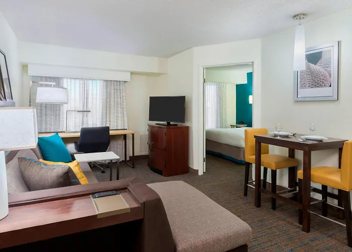 North I-10 Capital Circle Hotel