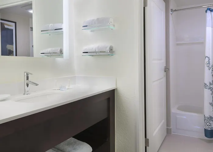 Hotel North I-10 Capital Circle 3*