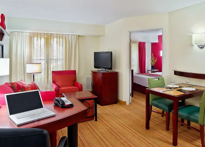 Hotel North I-10 Capital Circle 3*